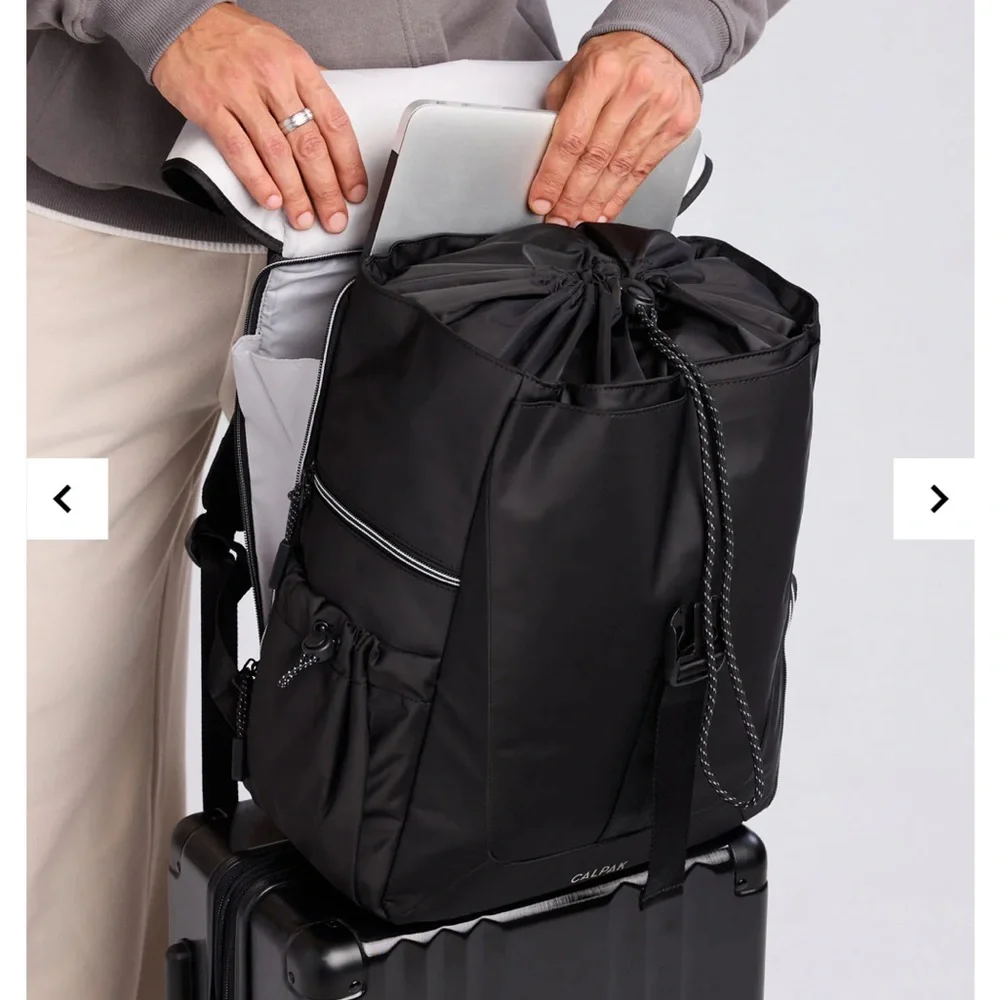 NWT unisex CALPAK Fit Gym Backpack in Black - Picture 5 of 17